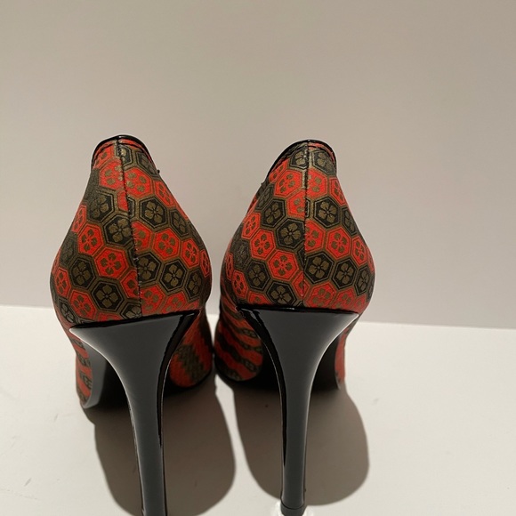 Oh Deer Pattern Heels Size 8.5 - Picture 6 of 8